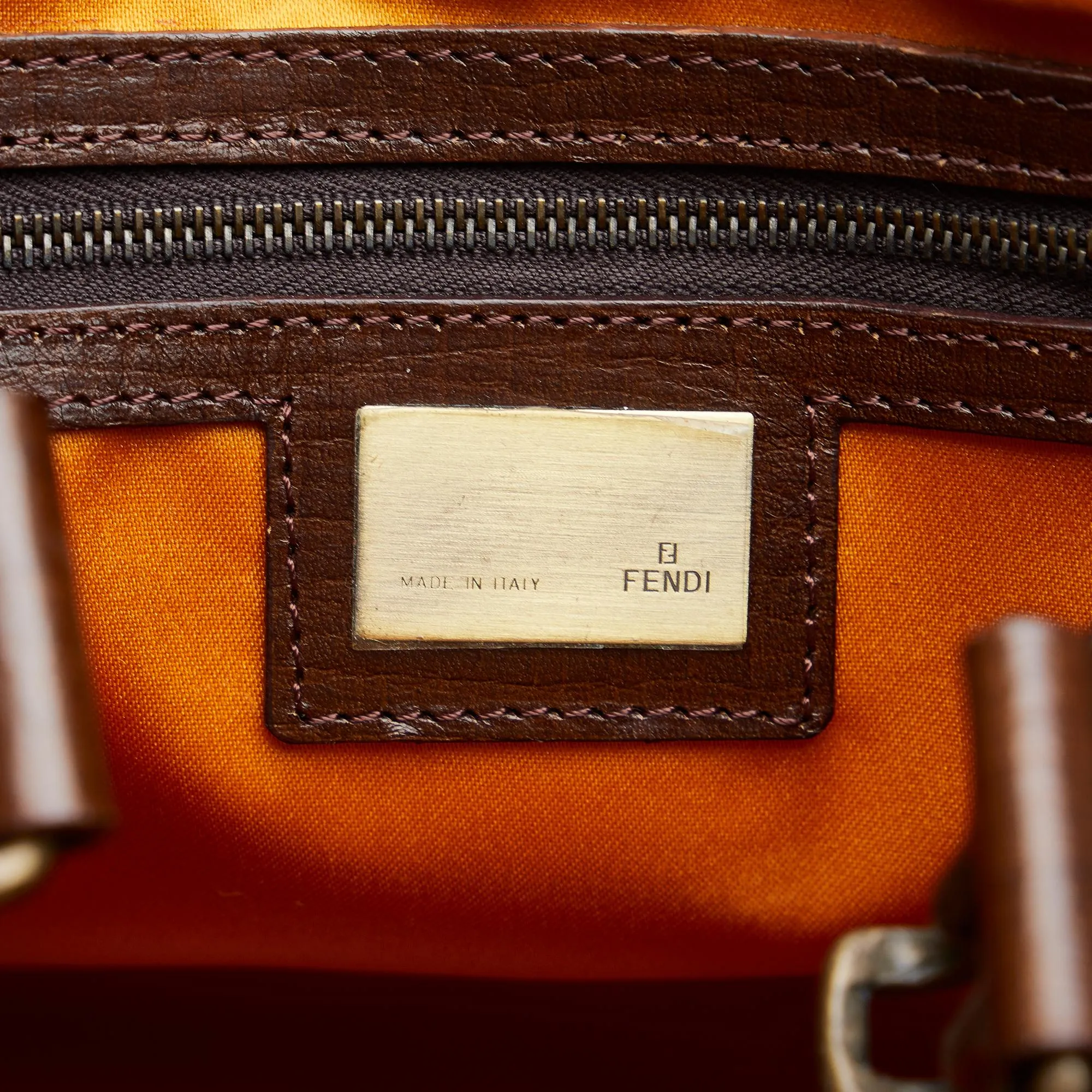 Fendi Etniko Shoulder Bag (SHG-umNg09)
