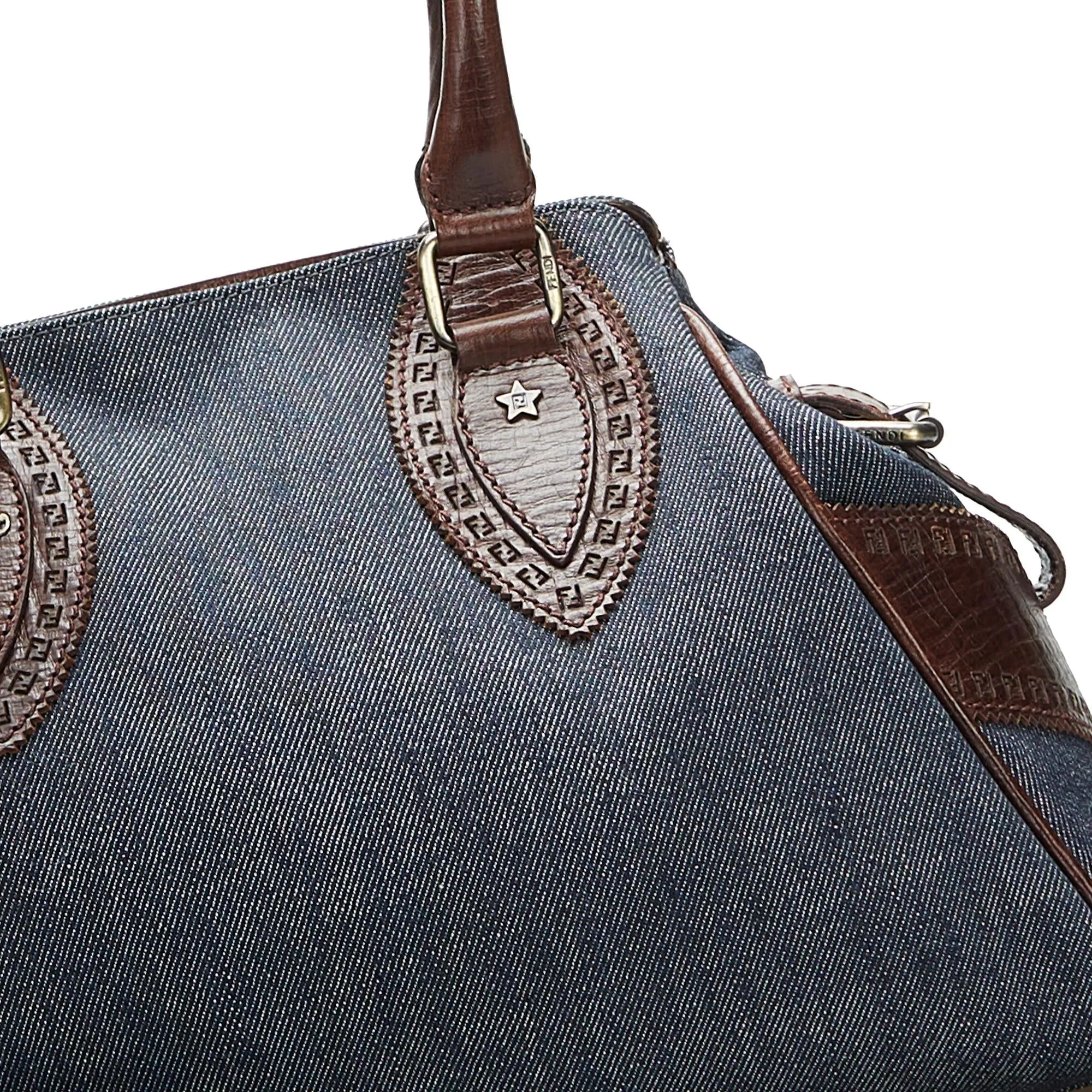 Fendi Etniko Shoulder Bag (SHG-umNg09)