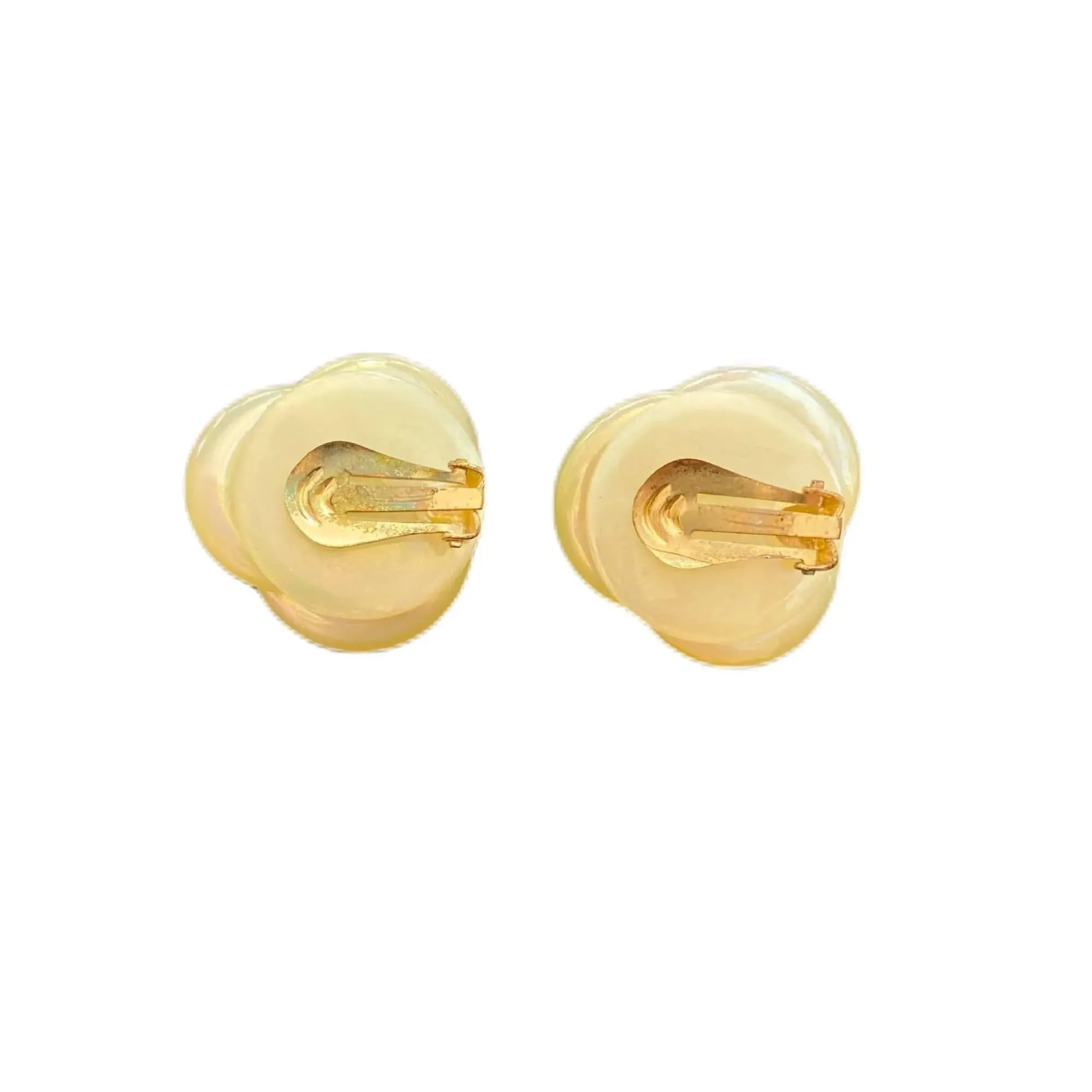 Vintage Pearlized Plastic Flower Clip On Earrings