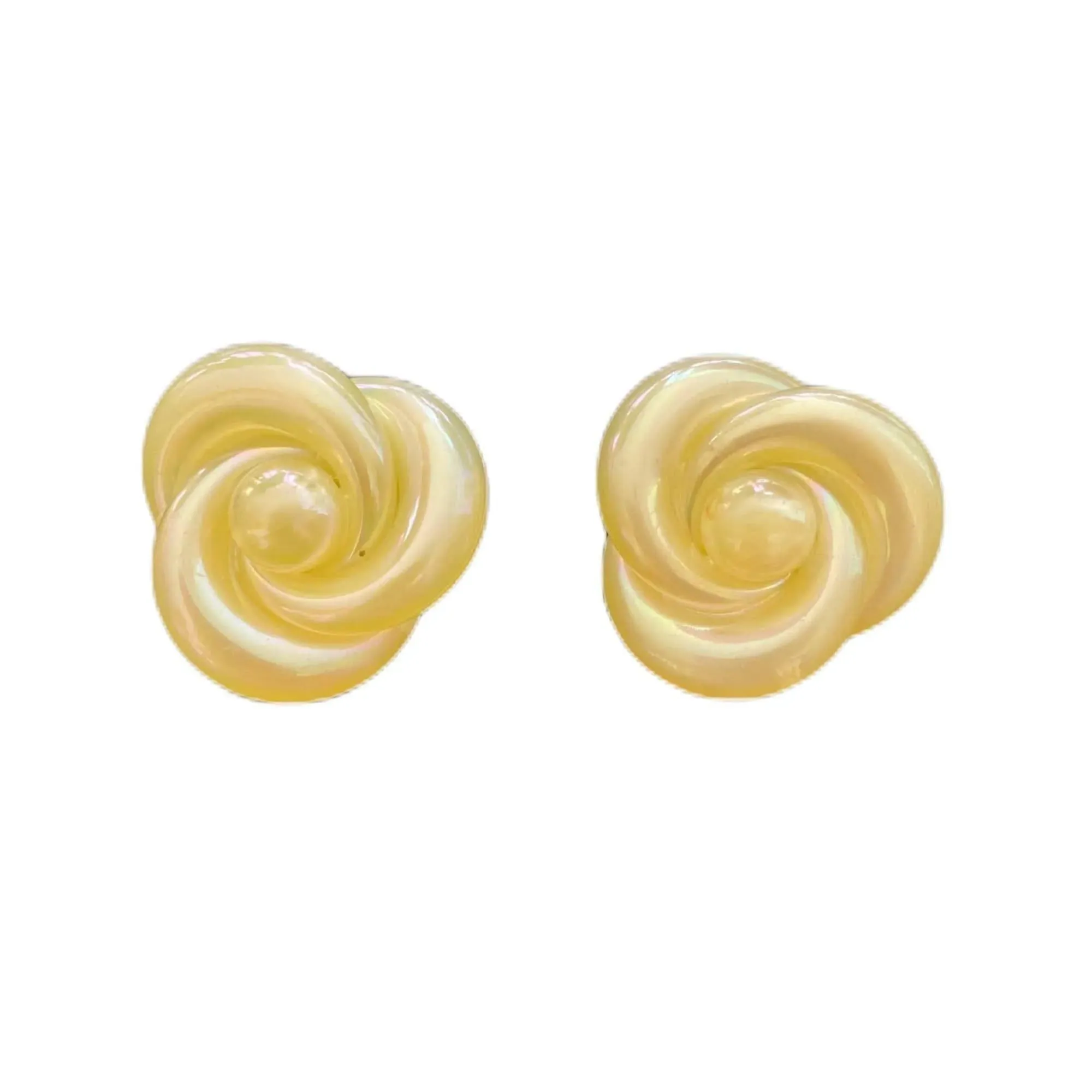 Vintage Pearlized Plastic Flower Clip On Earrings